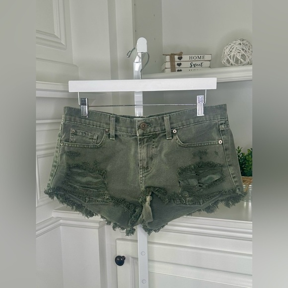 Pistola Gigi Low-Rise Cut-Off Distressed in Washed Olive Green Size 27 - Picture 3 of 15